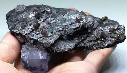 中國掌握關鍵金屬礦石底牌，稀土之后又一戰略資源引全球矚目